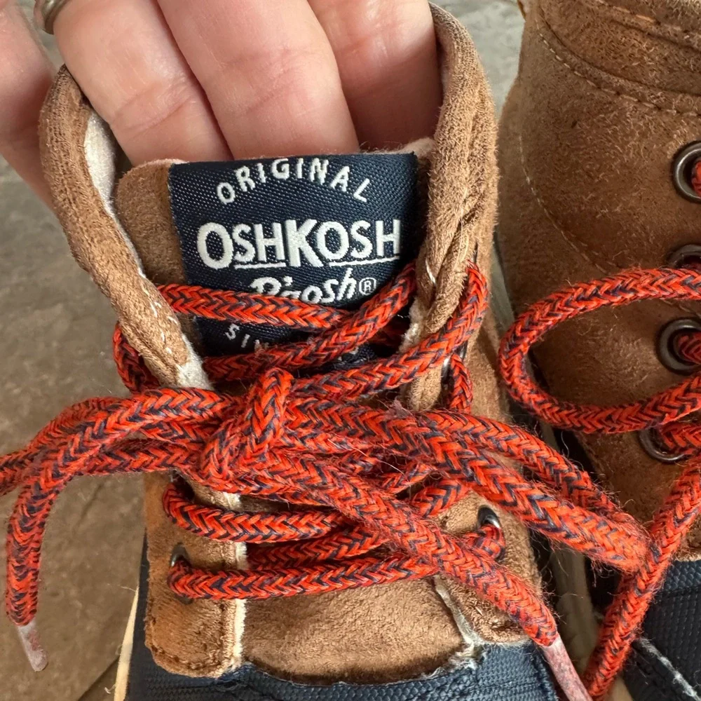 OshKosh B'gosh Size 8 Toddler Brown and Navy Kids Shoes Lace Up Boots